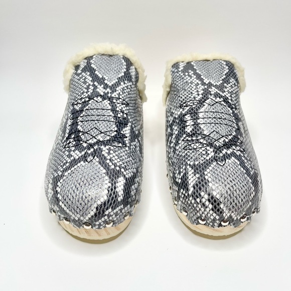 NEW Anthropologie Pilcro Grey Snakeskin Embossed  Wooden Clog US 11/EU 41 - Picture 3 of 10